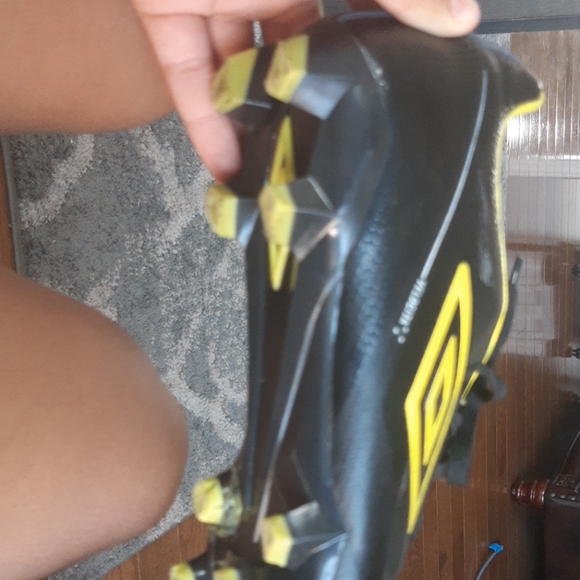 Soccer shoes - Picture 3 of 3